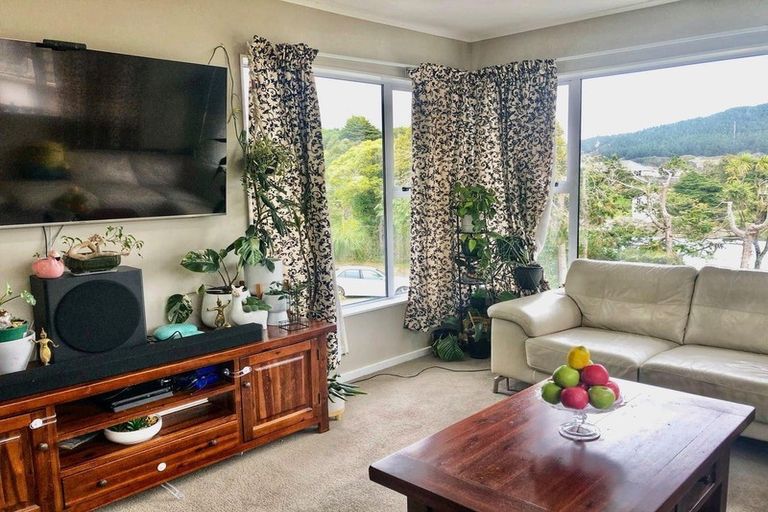 Photo of property in 11 Morgan Place, Tawa, Wellington, 5028