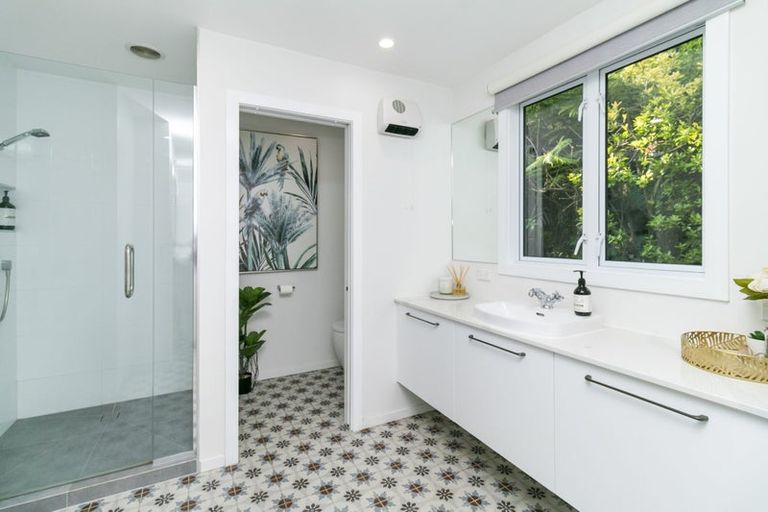 Photo of property in 132 Attwood Road, Paremoremo, Auckland, 0632