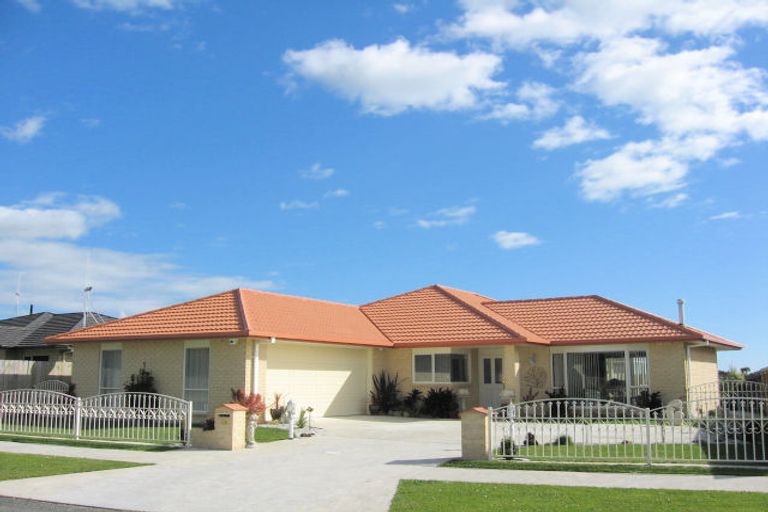 Photo of property in 18 Tainui Street, Levin, 5510