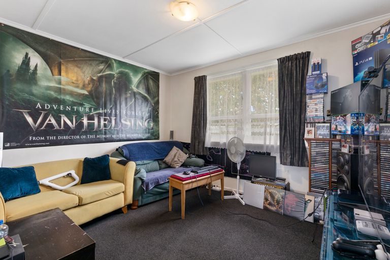 Photo of property in 1/1033 Fergusson Drive, Clouston Park, Upper Hutt, 5018