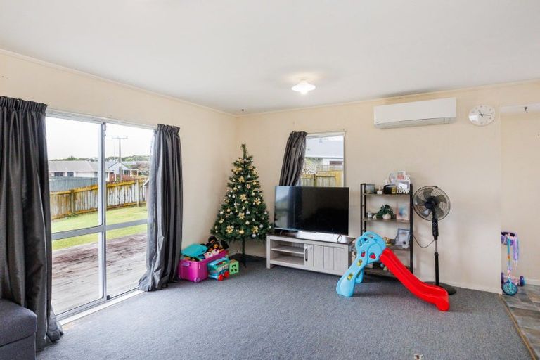 Photo of property in 31 Lydia Place, Kelvin Grove, Palmerston North, 4414