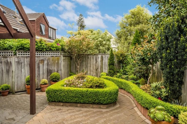 Photo of property in 4/130 Muritai Road, Eastbourne, Lower Hutt, 5013