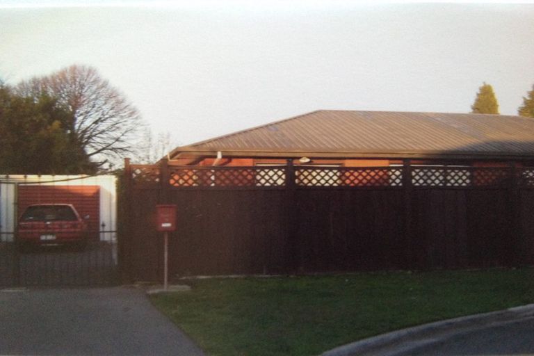 Photo of property in 1/1b Dickson Crescent, Hornby, Christchurch, 8042