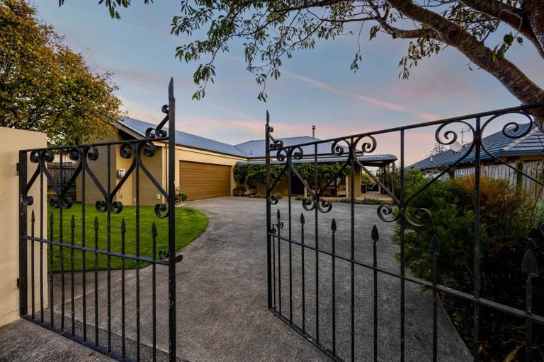 Photo of property in 35 Maire Street, Hawera, 4610