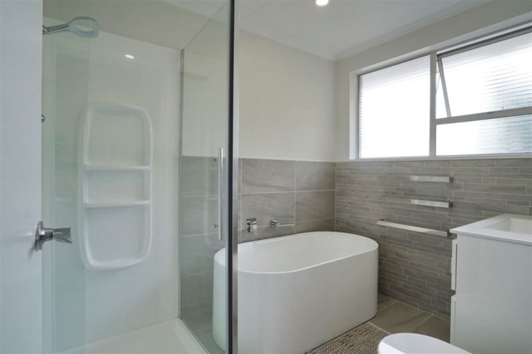 Photo of property in 105 Bay View Road, Moncks Bay, Christchurch, 8081