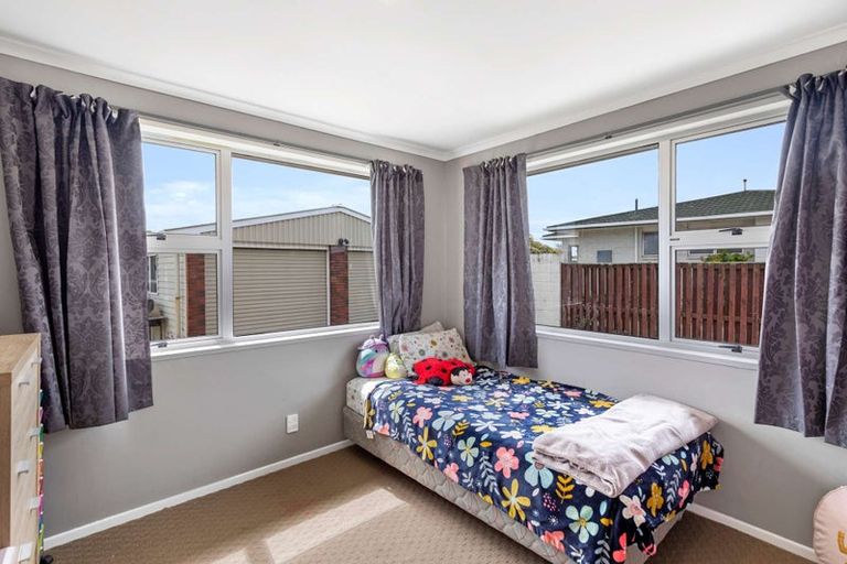 Photo of property in 26 John F Kennedy Drive, Milson, Palmerston North, 4414