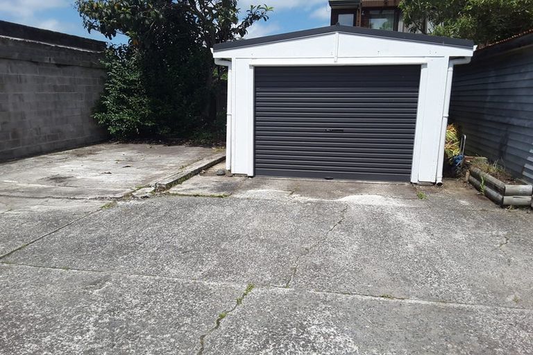 Photo of property in 5/134 Onewa Road, Northcote, Auckland, 0627