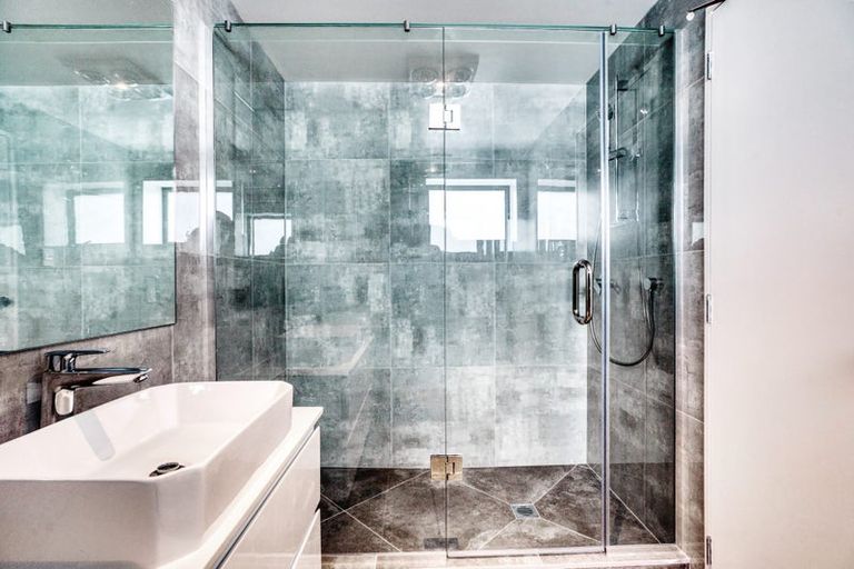 Photo of property in 4/5 Marsh Avenue, Forrest Hill, Auckland, 0620