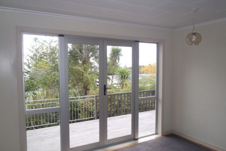 Photo of property in 29 Takahe Road, Titirangi, Auckland, 0604