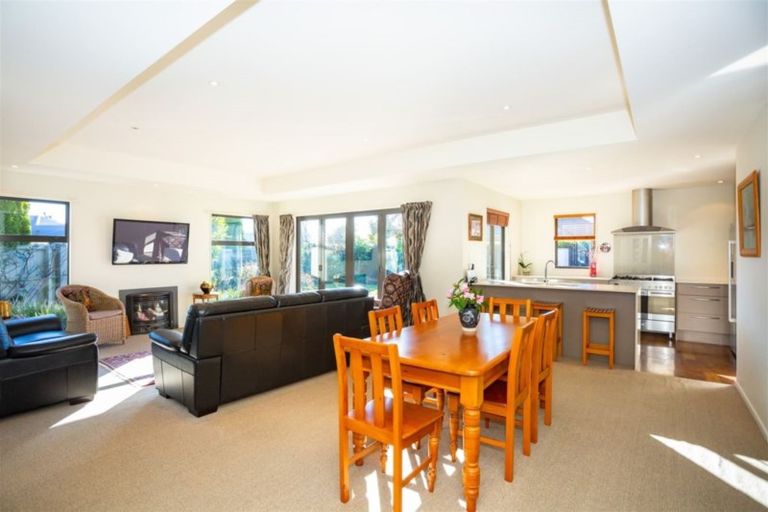 Photo of property in 28 Heathridge Place, Lincoln, 7608