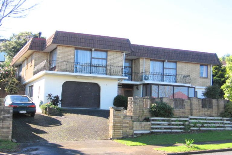 Photo of property in 14 Goodwood Drive, Goodwood Heights, Auckland, 2105