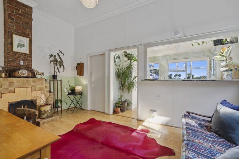 Photo of property in 15 Duppa Street, Berhampore, Wellington, 6023