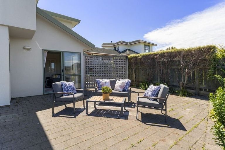 Photo of property in 5 Padstow Place, Camborne, Porirua, 5026