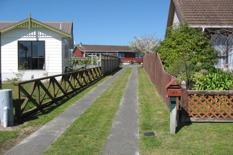 Photo of property in 21 Rosewood Place, Paraparaumu, 5032