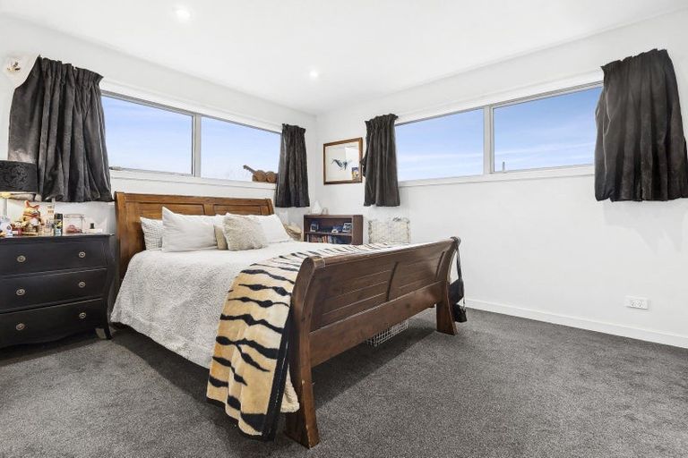 Photo of property in 15 Marbleleaf Lane, Albert Town, Wanaka, 9305