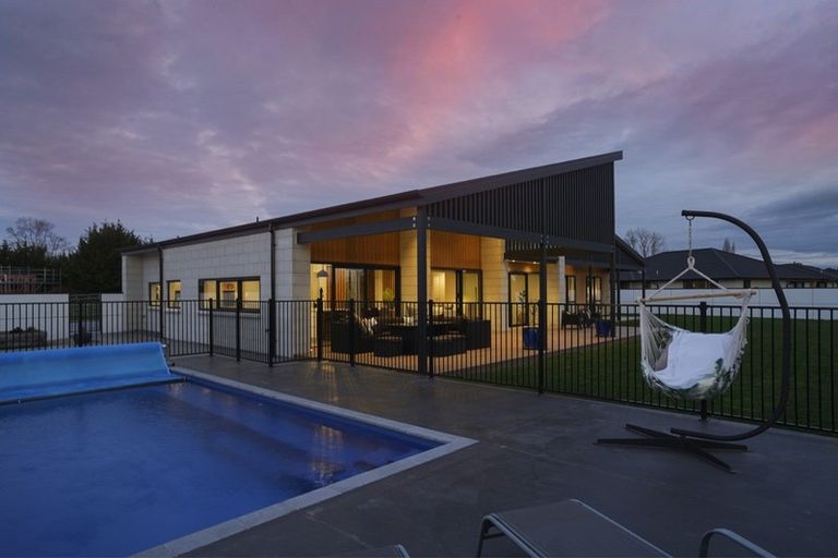 Photo of property in 8d East Ridge Grove, Newstead, Hamilton, 3286