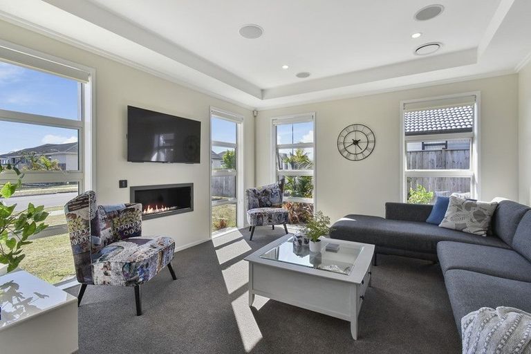 Photo of property in 7 Paso Fino Crescent, Karaka, Papakura, 2113