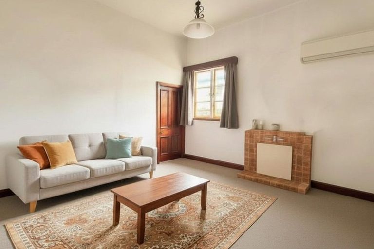 Photo of property in 108 The Parade, Island Bay, Wellington, 6023