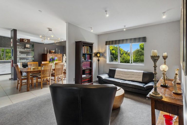 Photo of property in 30 Wiroa Road, Kerikeri, 0293