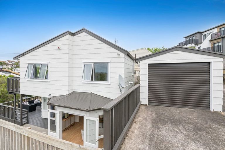 Photo of property in 3/22 Hogans Road, Glenfield, Auckland, 0629