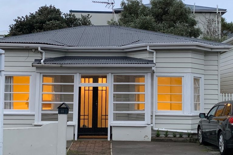 Photo of property in 93 Roxburgh Street, Mount Victoria, Wellington, 6011