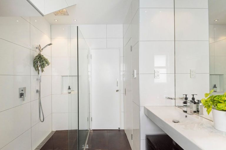 Photo of property in 31 Norwood Road, Bayswater, Auckland, 0622