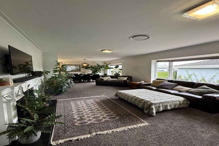 Photo of property in 27 Phoenix Avenue, Hokowhitu, Palmerston North, 4410