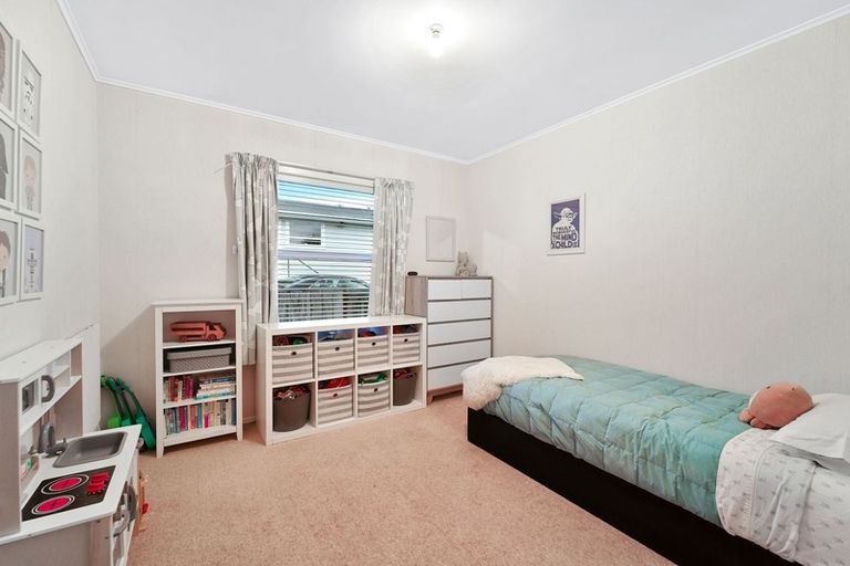 Photo of property in 31 Meilland Place, Glen Eden, Auckland, 0602