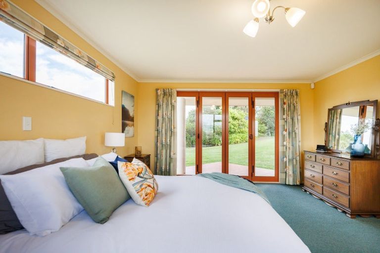 Photo of property in 25 Schnell Drive, Kelvin Grove, Palmerston North, 4414