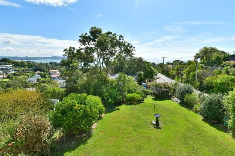 Photo of property in 8 Vipond Road, Stanmore Bay, Whangaparaoa, 0932