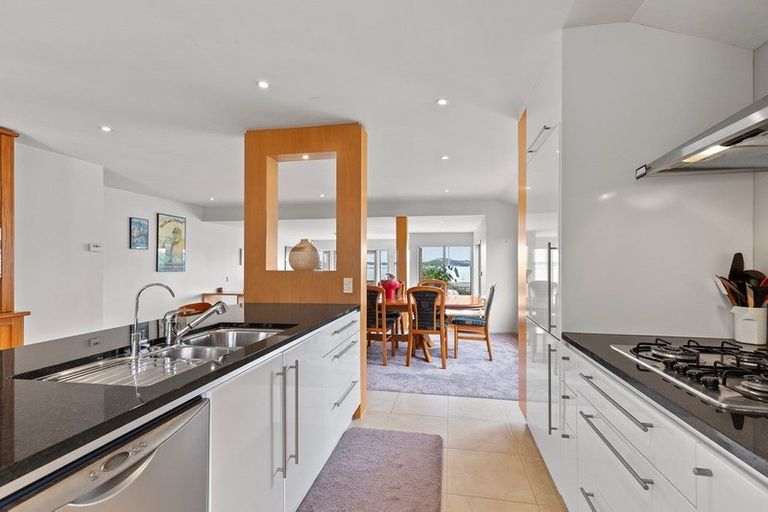 Photo of property in 2/31 Princes Street, Northcote Point, Auckland, 0627