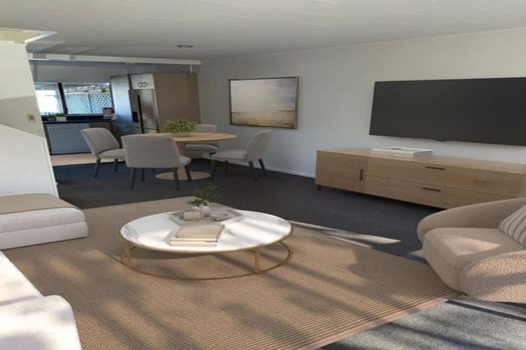 Photo of property in 42 Akaroa Drive, Maupuia, Wellington, 6022