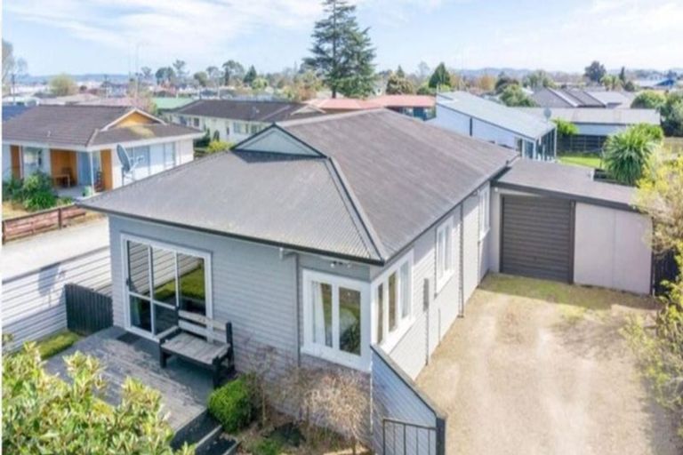 Photo of property in 7 Hilton Road, St Andrews, Hamilton, 3200