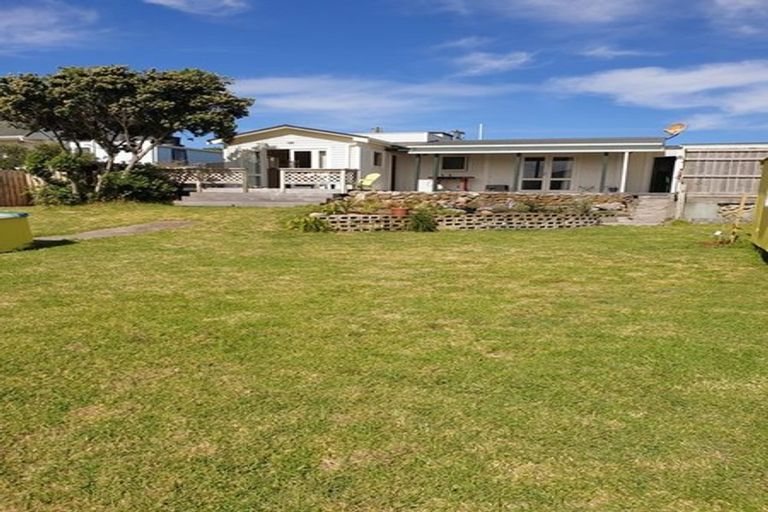 Photo of property in 17 Dixie Street, Te Horo Beach, Otaki, 5581
