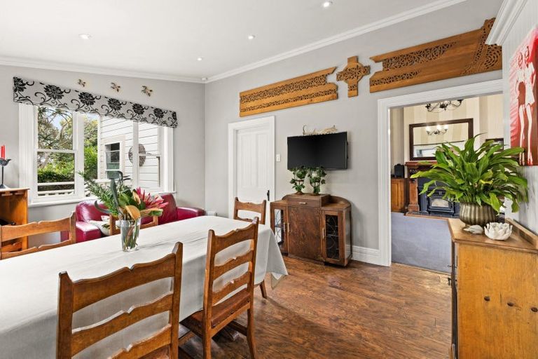 Photo of property in 4 Terrace Lane, Hospital Hill, Napier, 4110