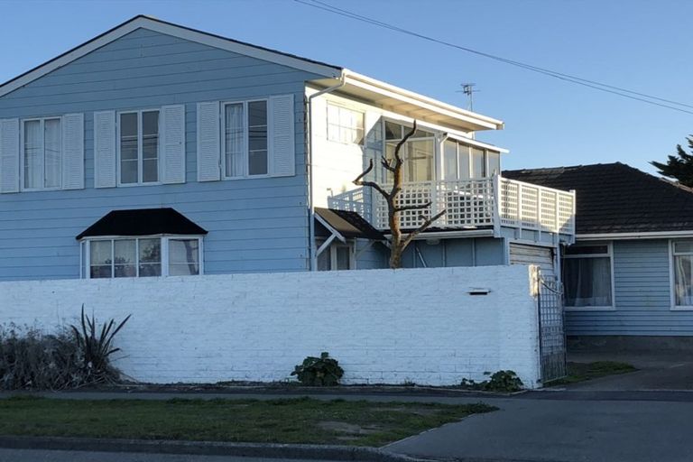 Photo of property in 338 Marine Parade, New Brighton, Christchurch, 8061