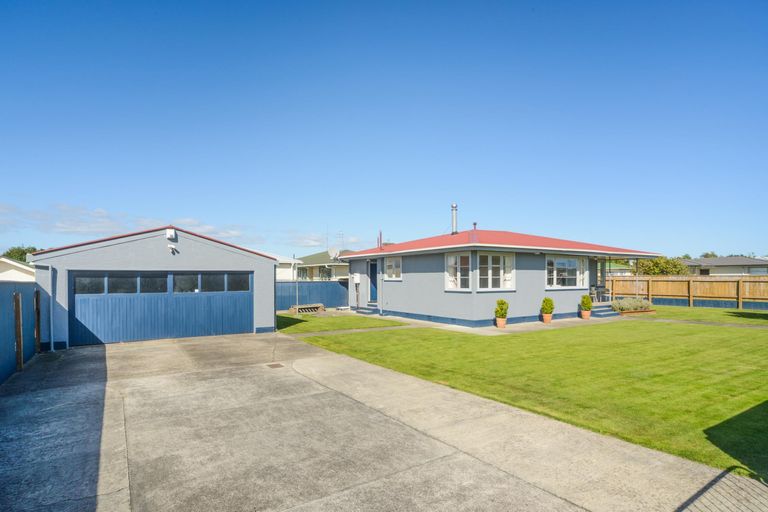 Photo of property in 28 Vernon Avenue, Takaro, Palmerston North, 4412