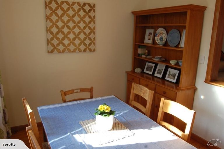 Photo of property in 30 Shakespeare Road, Bluff Hill, Napier, 4110