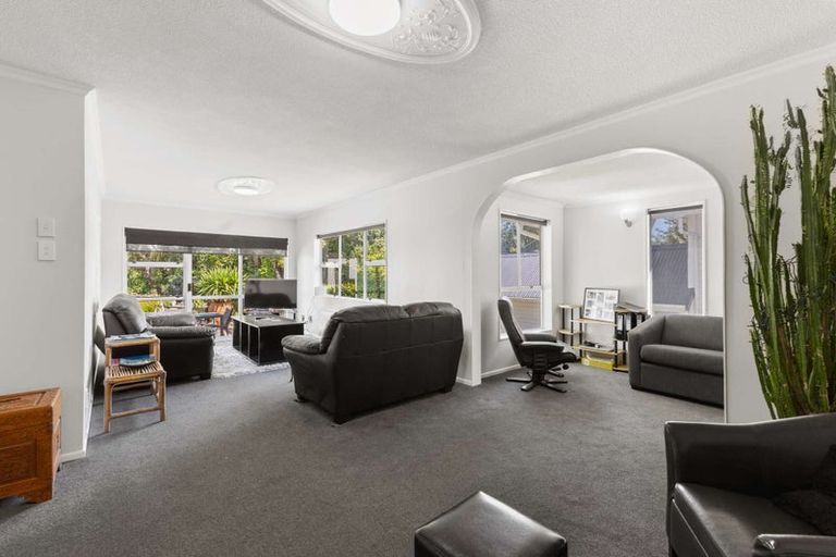 Photo of property in 14 Peace Avenue, Moturoa, New Plymouth, 4310