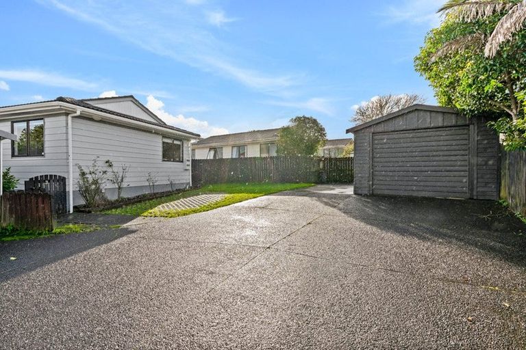Photo of property in 3/76 Luanda Drive, Ranui, Auckland, 0612