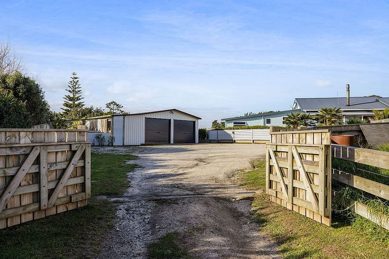 Photo of property in 1288 Normanby Road, Manaia, Hawera, 4678