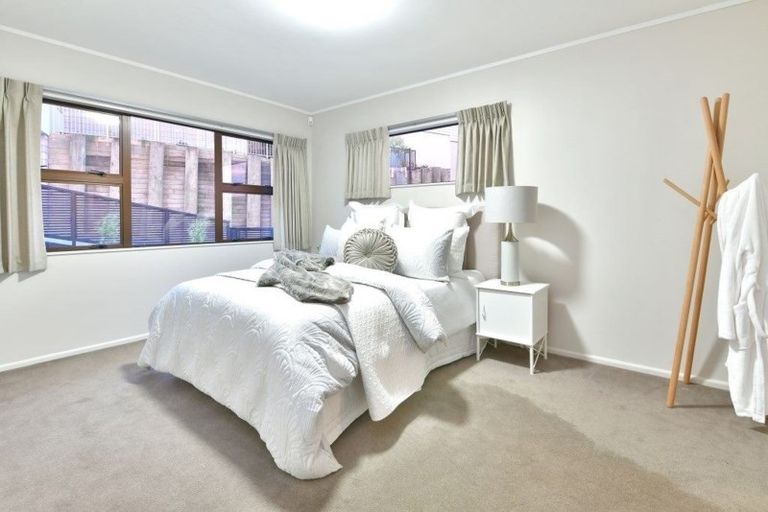 Photo of property in 15a Marigold Place, Mairangi Bay, Auckland, 0630