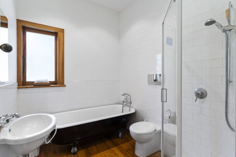 Photo of property in 12 Niccol Avenue, Narrow Neck, Auckland, 0624