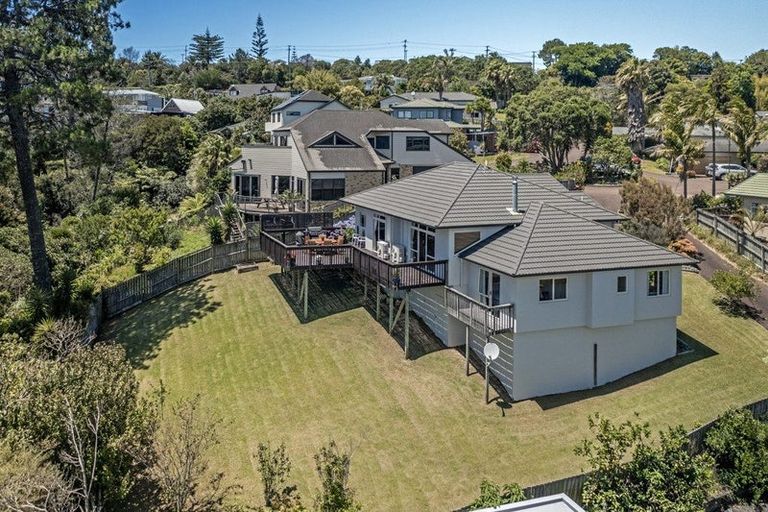 Photo of property in 17 Bushglen Court, Browns Bay, Auckland, 0630