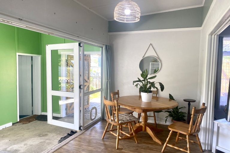 Photo of property in 79 Great North Road, Waipawa, 4210