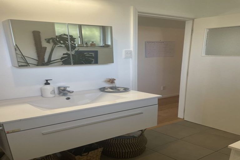 Photo of property in 9 Kaitawa Street, Waikanae Beach, Waikanae, 5036