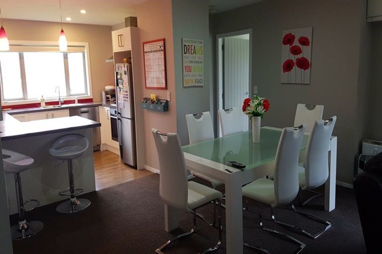 Photo of property in 28 Sunstone Crescent, Brown Owl, Upper Hutt, 5018