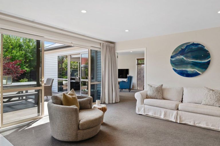 Photo of property in 40 Pitcairn Crescent, Bryndwr, Christchurch, 8053