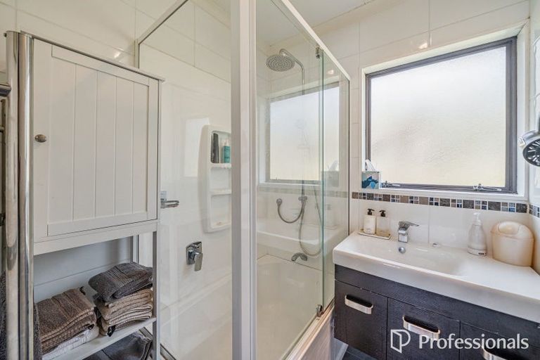 Photo of property in 15c Glen Road, Stokes Valley, Lower Hutt, 5019