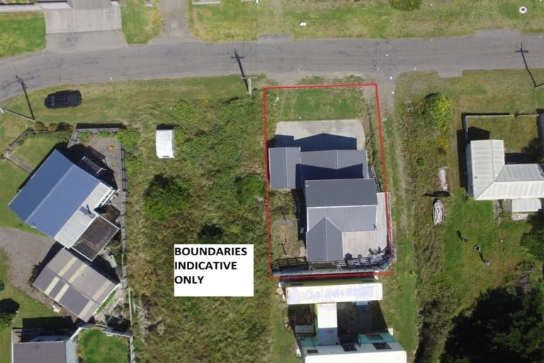 Photo of property in 35 Marine Parade South, Foxton Beach, Foxton, 4815